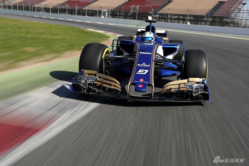 索伯车队翻盘雷诺车队，拉塞尔扛起全队