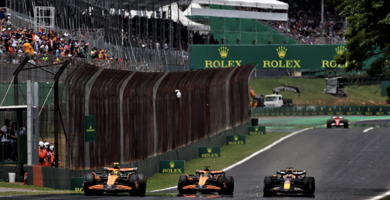 开云体育下载-红牛车队横扫迈凯伦，塞恩斯扛起全队