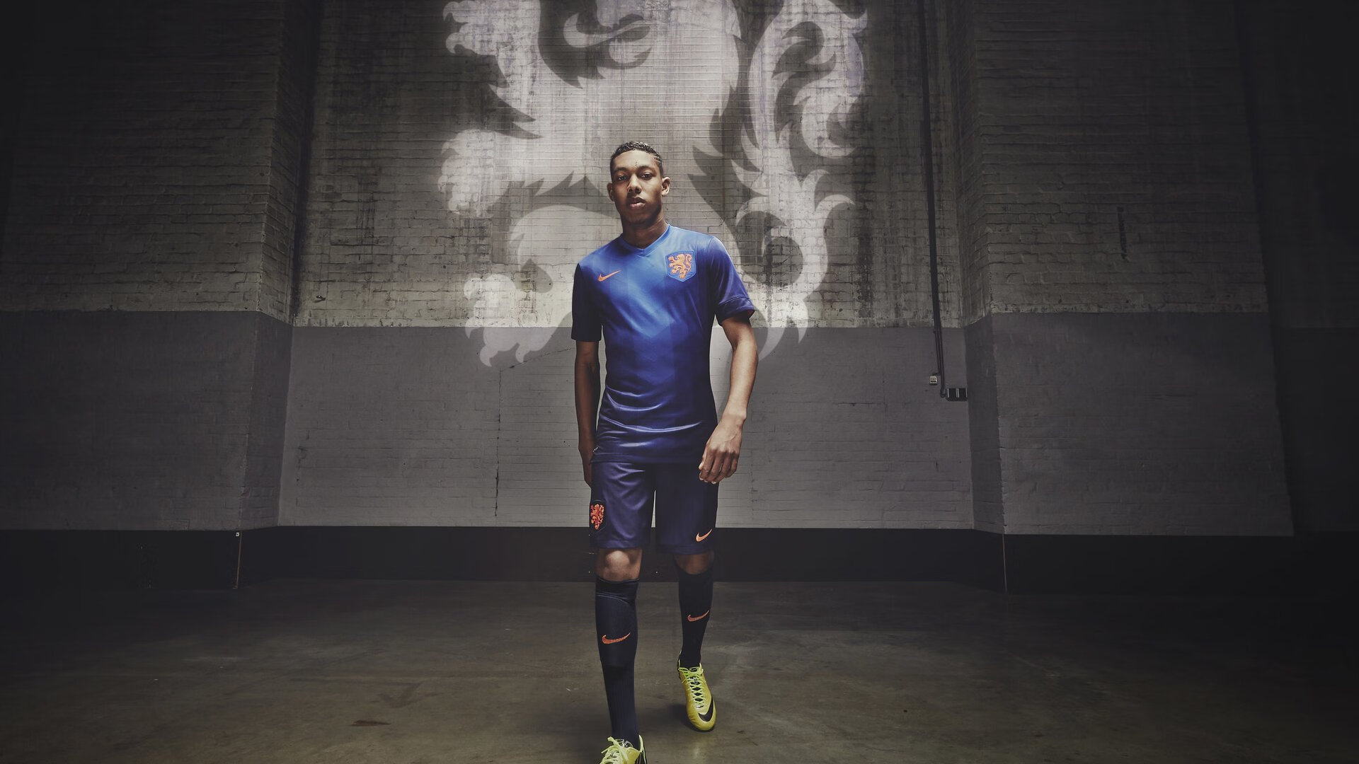 开云官网-摩纳哥横扫里昂之夜，库尔图瓦在欧冠决赛接管比赛