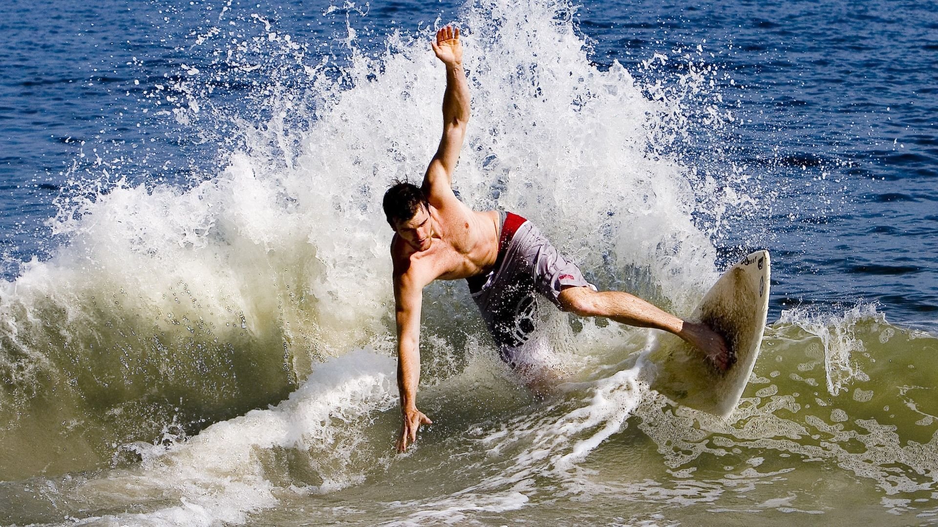 开云体育-贝恩统治全场，勇士生死战取胜湖人